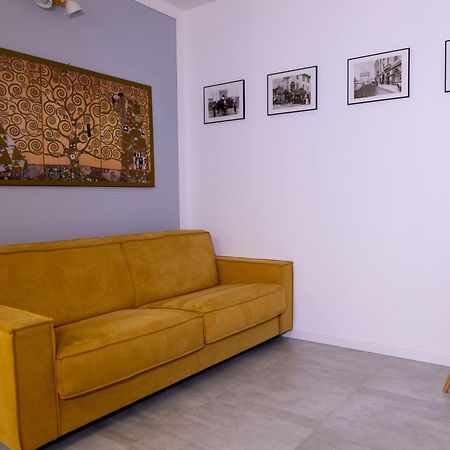 La Casa Sul Naviglio Di Debora Apartment Milan Exterior photo