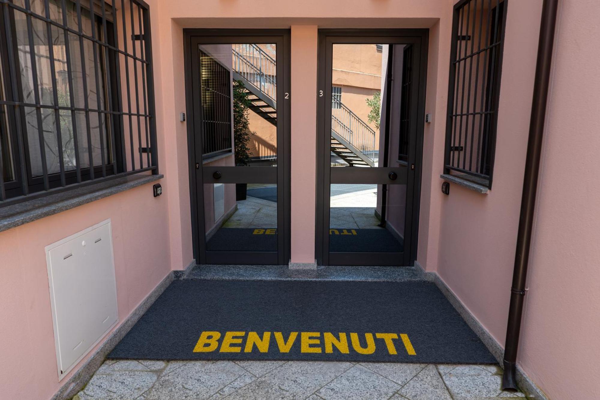 La Casa Sul Naviglio Di Debora Apartment Milan Exterior photo