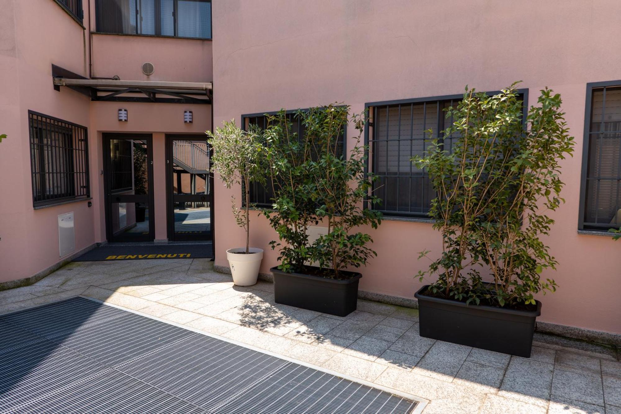 La Casa Sul Naviglio Di Debora Apartment Milan Exterior photo